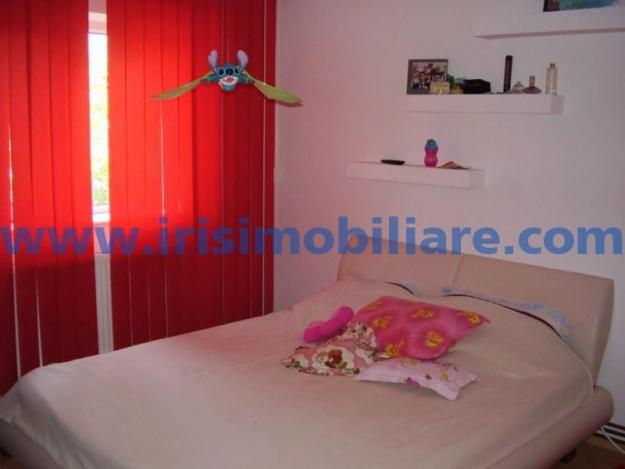 Vanzare apartament 3 camere - Pret | Preturi Vanzare apartament 3 camere