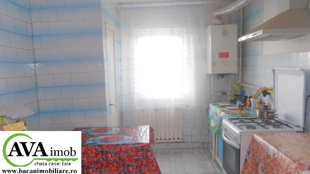 Ofer la vanzare apartament cu 3 camere decomandat in Bistrita Lac, cu 2 bai - Pret | Preturi Ofer la vanzare apartament cu 3 camere decomandat in Bistrita Lac, cu 2 bai