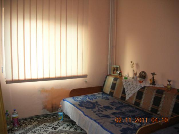 Vand apartament 3 camere Mioveni - Pret | Preturi Vand apartament 3 camere Mioveni