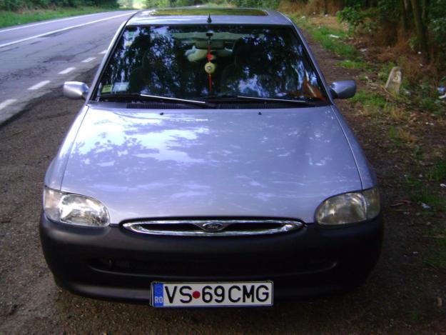 VAND FORD ESCORT INMATRICULAT - Pret | Preturi VAND FORD ESCORT INMATRICULAT