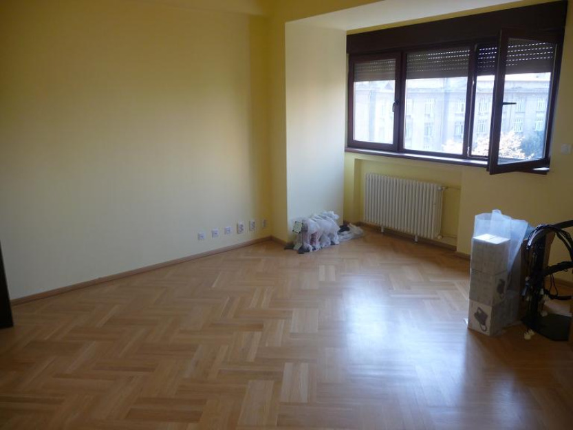 Apartament in bloc - 4 camere - Pret | Preturi Apartament in bloc - 4 camere