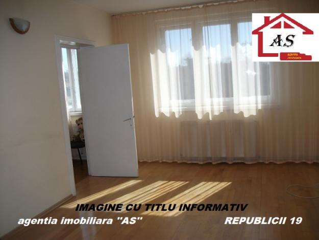 Vand apartament cu 3 camere decomandate,zona centrala - Pret | Preturi Vand apartament cu 3 camere decomandate,zona centrala