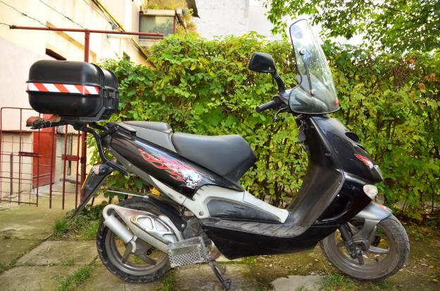 Vand scutre Aprilia SR 50 - Pret | Preturi Vand scutre Aprilia SR 50