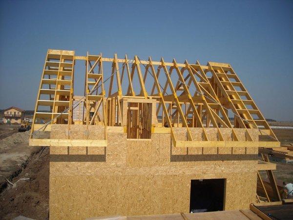 Lucarirari acoperisuri si case din lemn, hidroizolatii - Pret | Preturi Lucarirari acoperisuri si case din lemn, hidroizolatii