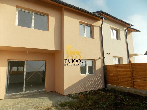 Casa tip triplex 4 camere de vanzare in Sibiu zona Sura Mare - Pret | Preturi Casa tip triplex 4 camere de vanzare in Sibiu zona Sura Mare