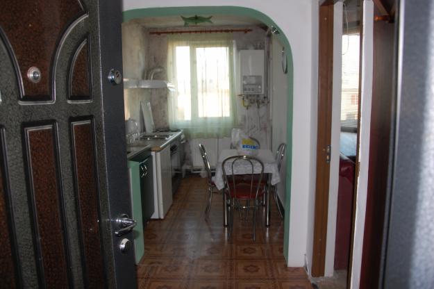 Apartament 2 camere, centrala termica, usi noi. Pret: 18500 - Pret | Preturi Apartament 2 camere, centrala termica, usi noi. Pret: 18500