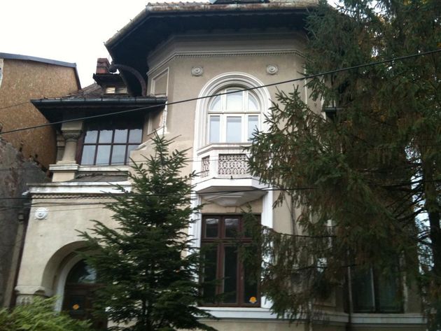 Apartament 3 camere in Cotroceni - Pret | Preturi Apartament 3 camere in Cotroceni