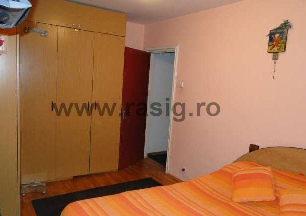 3 camere, Bulevardul Brancoveanu, etaj 1, 63.000 euro - Pret | Preturi 3 camere, Bulevardul Brancoveanu, etaj 1, 63.000 euro