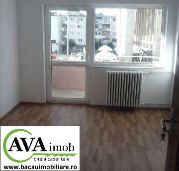 Vand urgent apartament cu 2 camere decomandat, in zona Ultracentrala, la etajul 2 - Pret | Preturi Vand urgent apartament cu 2 camere decomandat, in zona Ultracentrala, la etajul 2