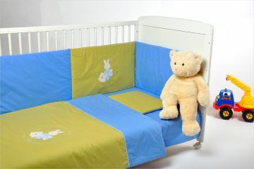 Lenjerie de pat pentru bebelusi BebeDeco Somn usor 4 piese V1 - Pret | Preturi Lenjerie de pat pentru bebelusi BebeDeco Somn usor 4 piese V1