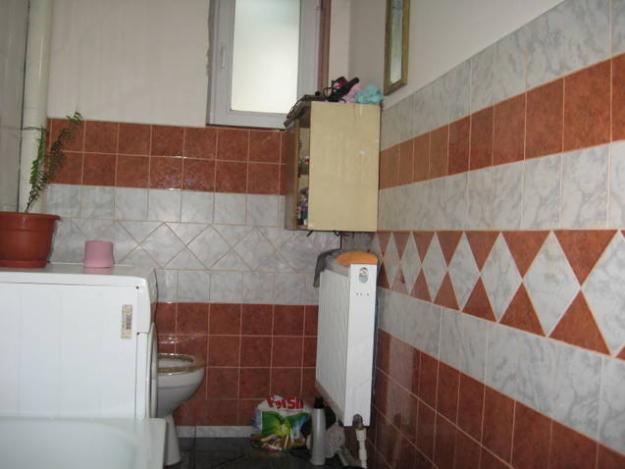 Vand apartament la casute in Onesti - Pret | Preturi Vand apartament la casute in Onesti
