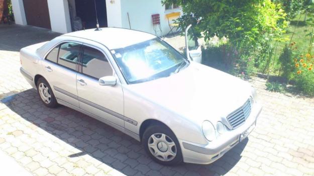 Vand Mercedes E 220 CDI - Pret | Preturi Vand Mercedes E 220 CDI