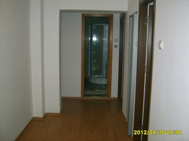 Proprietar, INCHIRIEZ apartament 3 camere - Pret | Preturi Proprietar, INCHIRIEZ apartament 3 camere