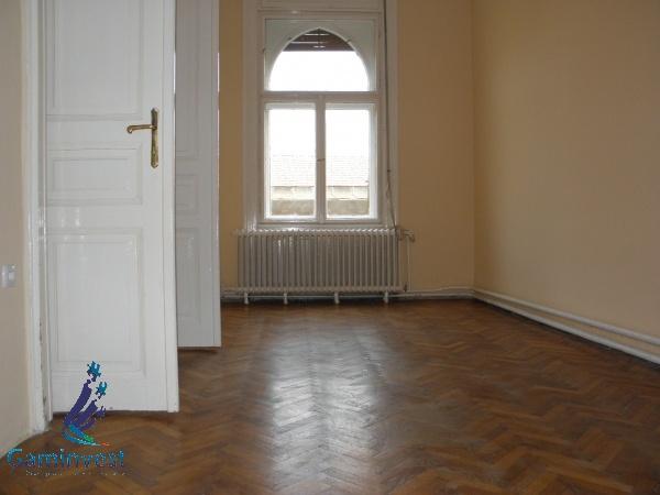 Vand apartament cu 2 camere in Oradea, zona ultracentrala - Pret | Preturi Vand apartament cu 2 camere in Oradea, zona ultracentrala