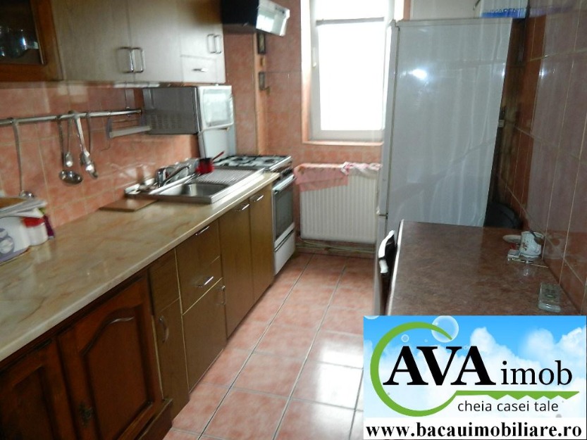 Ofer la vanzare apartament cu 3 camere in zona Mioritei – Nord, - Pret | Preturi Ofer la vanzare apartament cu 3 camere in zona Mioritei – Nord,