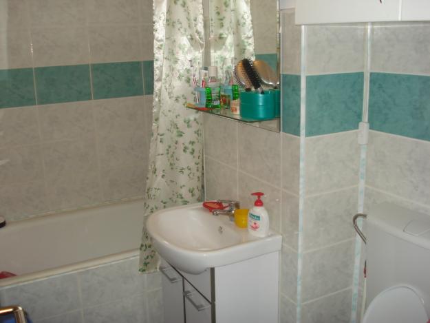 PARTICULAR VAND APARTAMENT 2 CAM.BRASOV - Pret | Preturi PARTICULAR VAND APARTAMENT 2 CAM.BRASOV