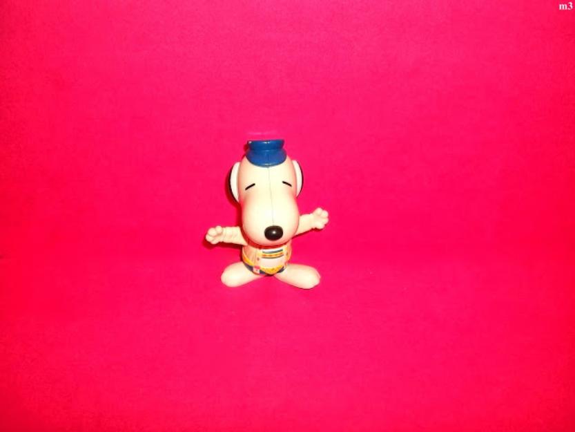 jucarii figurina snoopy cu cap mobil din plastic de la mc donalds - Pret | Preturi jucarii figurina snoopy cu cap mobil din plastic de la mc donalds