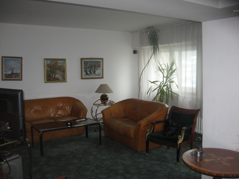 Inchiriere apartament 3 camere - Pret | Preturi Inchiriere apartament 3 camere