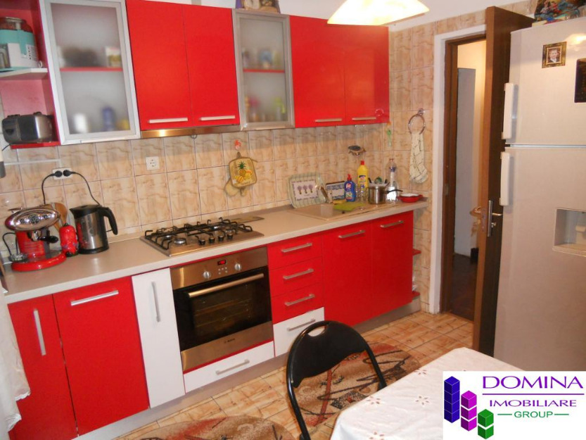 Apartament 4 camere, situat in Targu Jiu - Pret | Preturi Apartament 4 camere, situat in Targu Jiu