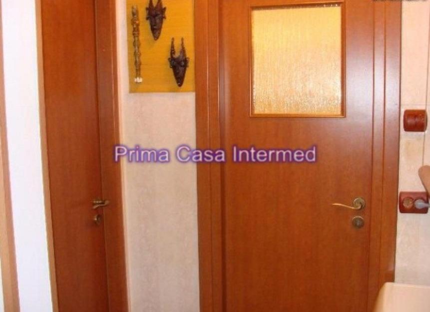 Inel 2 apartament 2 camere semidecomandat confort 1 etaj 2/5 - Pret | Preturi Inel 2 apartament 2 camere semidecomandat confort 1 etaj 2/5