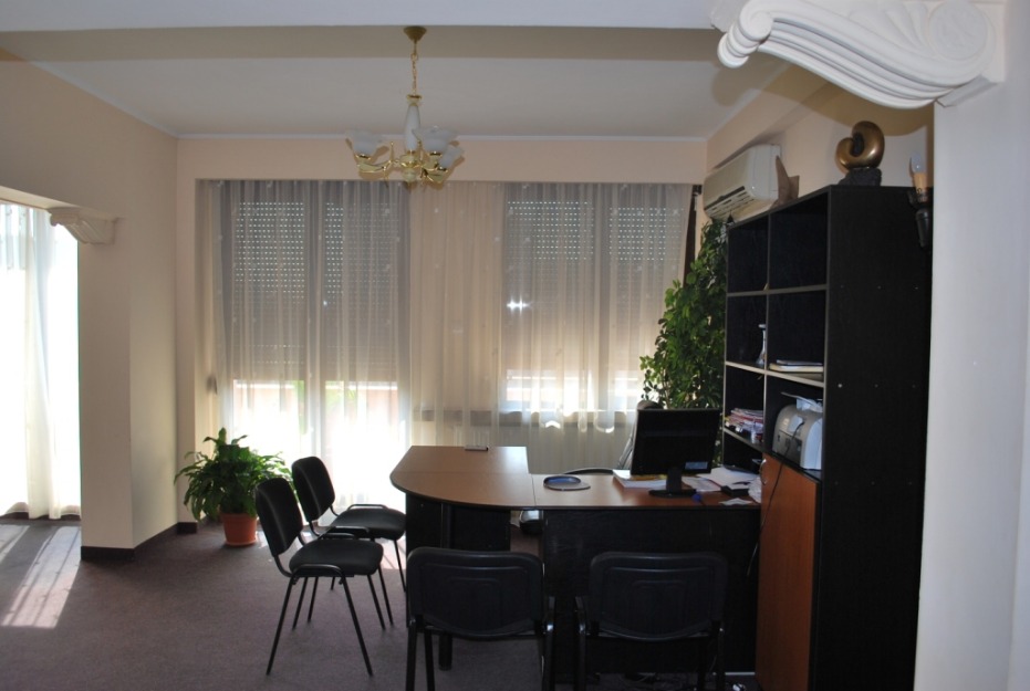 Universitate-batistei, apartament 4 camere - Pret | Preturi Universitate-batistei, apartament 4 camere