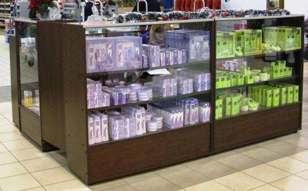 Mobilier lemn si sticla stand mall - Pret | Preturi Mobilier lemn si sticla stand mall