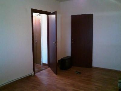 Apartament cu 3 camere la Bazar - Pret | Preturi Apartament cu 3 camere la Bazar