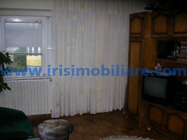 Vanzare apartament 3 camere - Pret | Preturi Vanzare apartament 3 camere