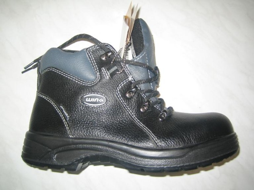Pantofi de protectie WINK; cod KC92013 negru; marime (41-46) - Pret | Preturi Pantofi de protectie WINK; cod KC92013 negru; marime (41-46)