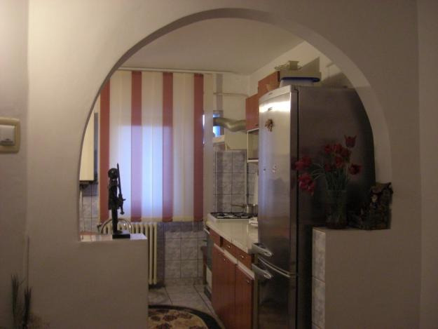 Vand apartament 3 camere Dragasani - Pret | Preturi Vand apartament 3 camere Dragasani