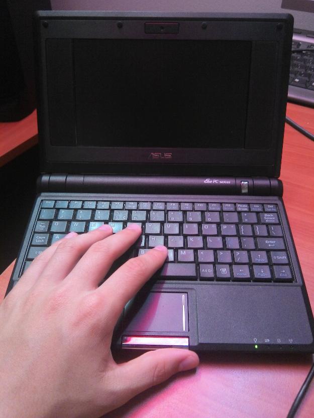 Asus Eee PC 4G N13219 mini laptop de 7