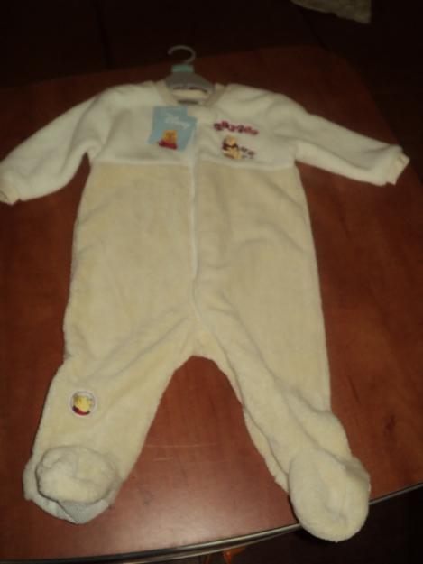 Body lung grosut Disney, cu Winnie 9-12 luni - Pret | Preturi Body lung grosut Disney, cu Winnie 9-12 luni