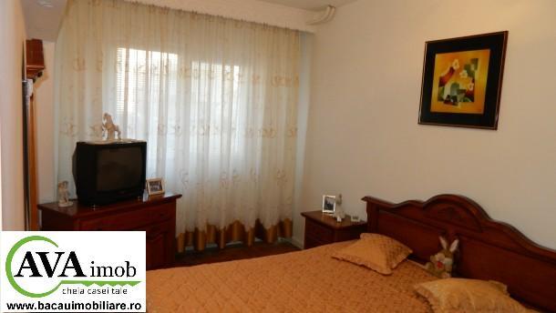 Vand urgent apartament cu 3 camere decomandat in zona Nord - Pret | Preturi Vand urgent apartament cu 3 camere decomandat in zona Nord