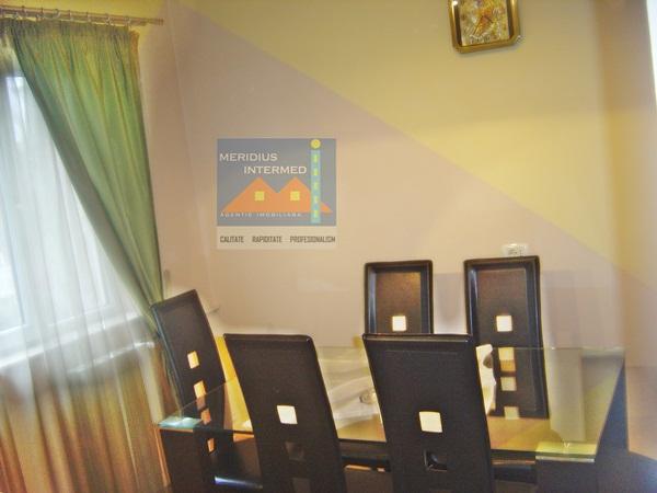 Inchiriere apartament lux 3 camere Bratianu 300 EUR - Pret | Preturi Inchiriere apartament lux 3 camere Bratianu 300 EUR