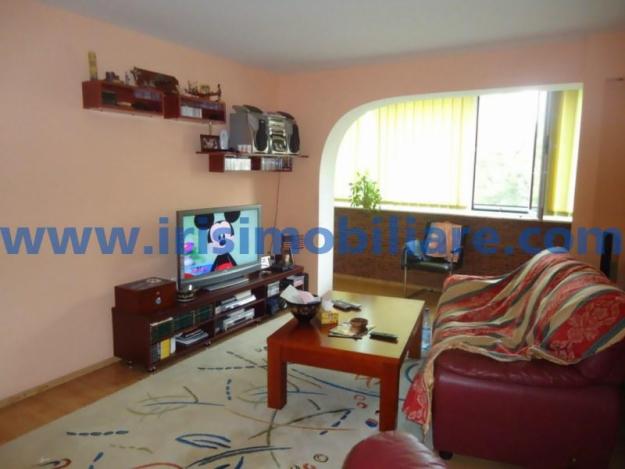 Vanzare apartament 4 camere - Pret | Preturi Vanzare apartament 4 camere