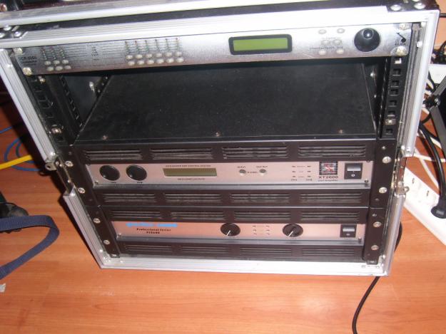 amplificator profesional 2x1300w/4ohmi - Pret | Preturi amplificator profesional 2x1300w/4ohmi