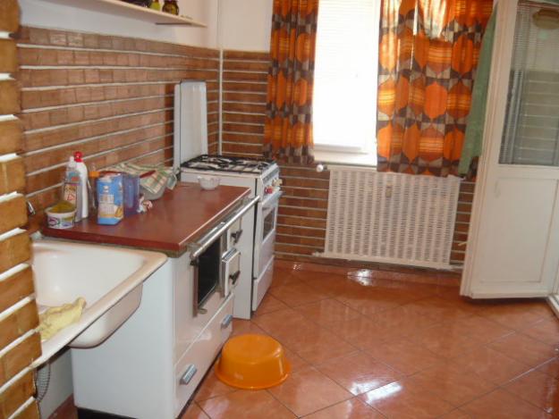 Apartament cu 3 camere - Drumul Sarii - Pret | Preturi Apartament cu 3 camere - Drumul Sarii