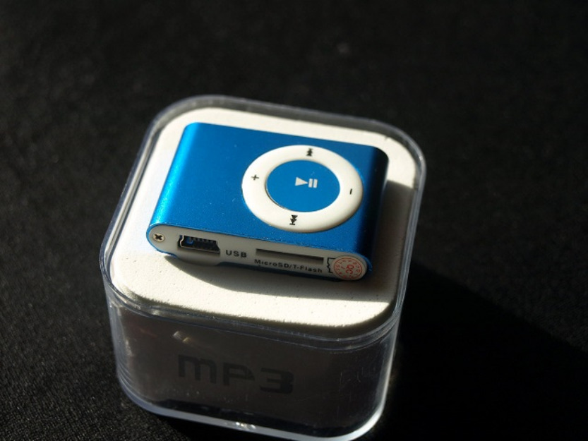 MP3 Player Adaptor usb +Casti in Cutie - Pret | Preturi MP3 Player Adaptor usb +Casti in Cutie