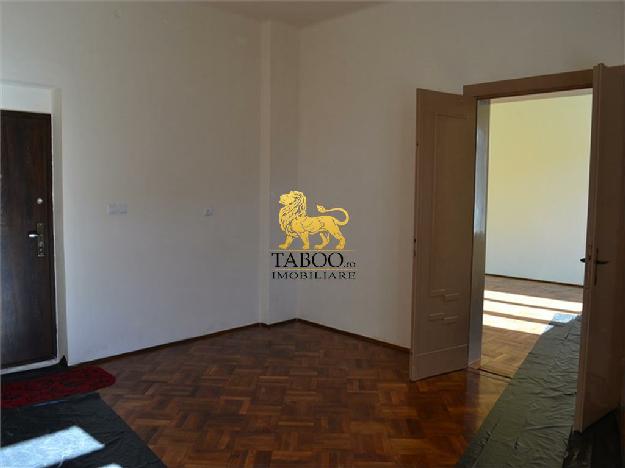 Apartament de vanzare cu 2 camere la casa zona Sub Arini - Pret | Preturi Apartament de vanzare cu 2 camere la casa zona Sub Arini