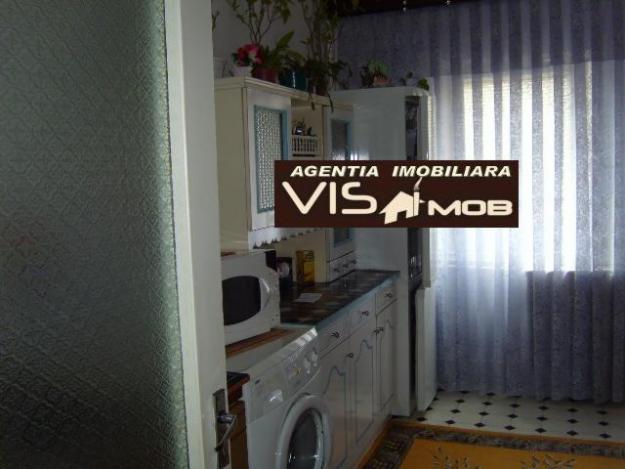 Vand apartament cu 3 camere - Pret | Preturi Vand apartament cu 3 camere