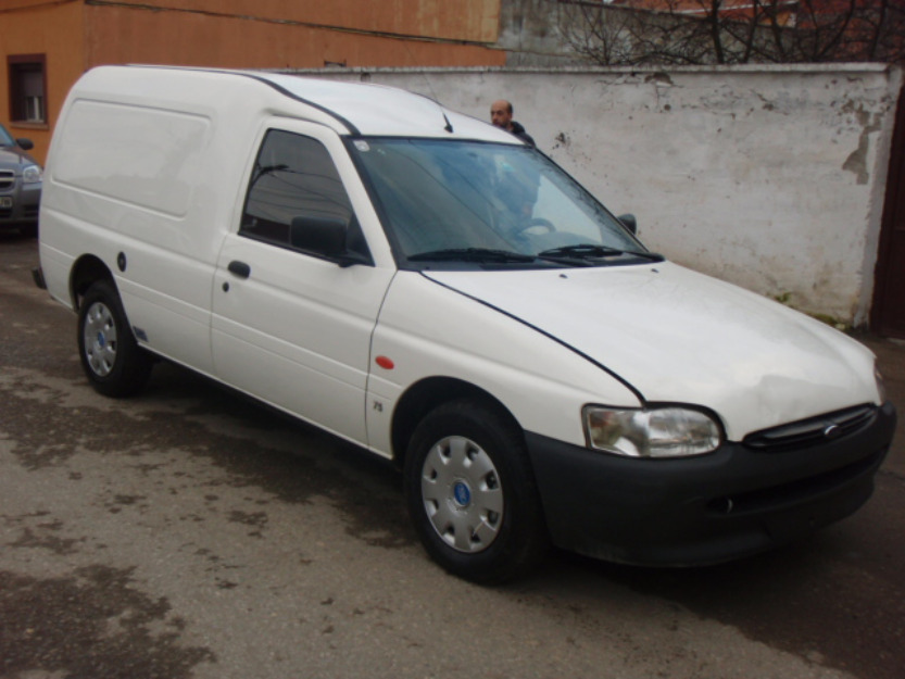 Ford courier 1.8d - Pret | Preturi Ford courier 1.8d