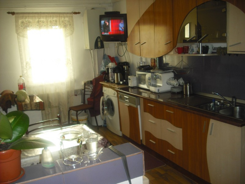 Apartament 2 camere decomandat - spatios - Sibiu - Strand - Pret | Preturi Apartament 2 camere decomandat - spatios - Sibiu - Strand