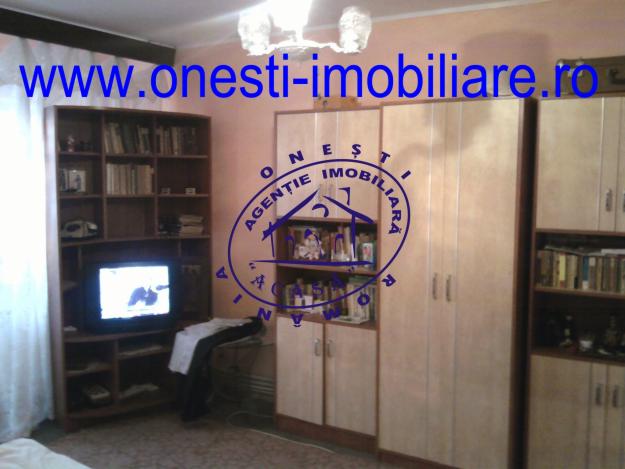 Vand apartament 3 camere in Onesti - Pret | Preturi Vand apartament 3 camere in Onesti