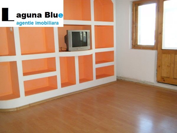 Inchiriez apartament 3 camere. - Pret | Preturi Inchiriez apartament 3 camere.