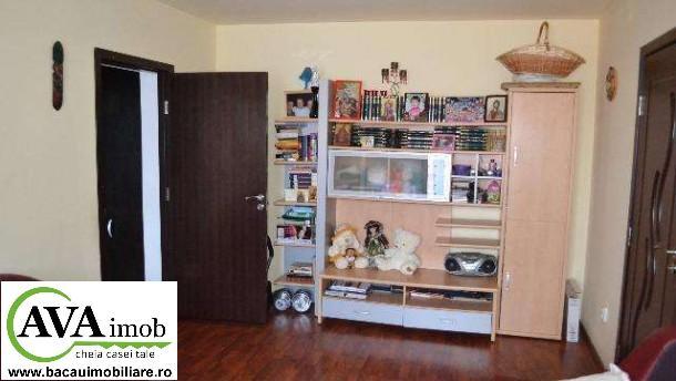 Vand apartament cu 3 camere, in zona Garii la etajul 2 - Pret | Preturi Vand apartament cu 3 camere, in zona Garii la etajul 2