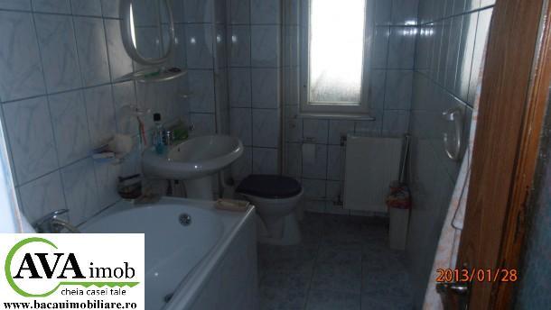 Vand apartament 3 camere decomandat zona Alexandru cel Bun - Pret | Preturi Vand apartament 3 camere decomandat zona Alexandru cel Bun