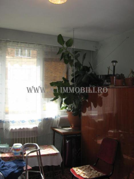 De vanzare apartament 3 camere - Pret | Preturi De vanzare apartament 3 camere