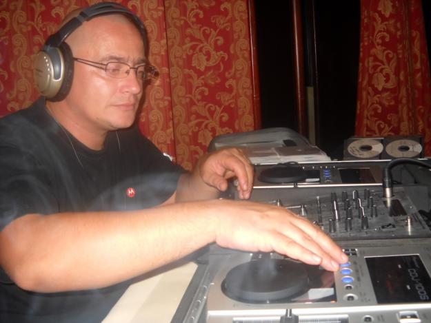 Dj. profesionist organizez nunti.... - Pret | Preturi Dj. profesionist organizez nunti....