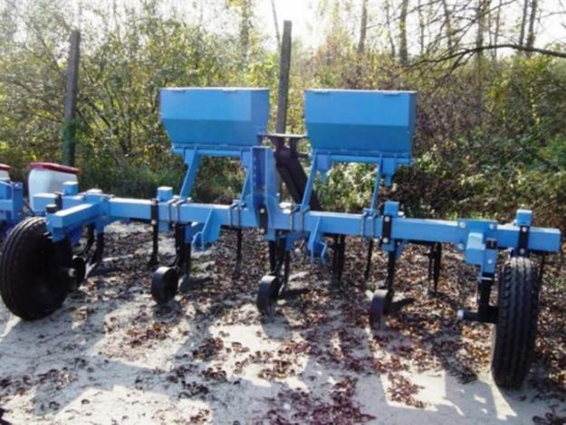 Cultivator pe 4 randuri cu fertilizator - Pret | Preturi Cultivator pe 4 randuri cu fertilizator