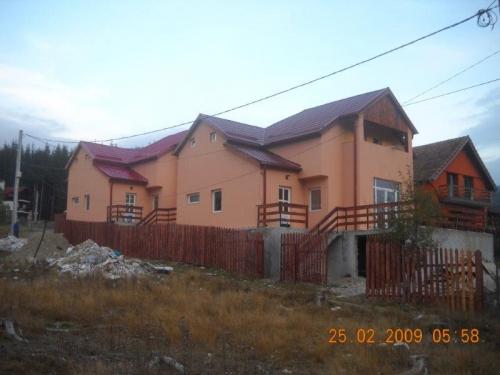 Doua case de vanzare/Two houses for sale € 140000 - Pret | Preturi Doua case de vanzare/Two houses for sale € 140000